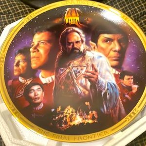 The Hamilton Collection. Star Trek: The Movies Plate Collection